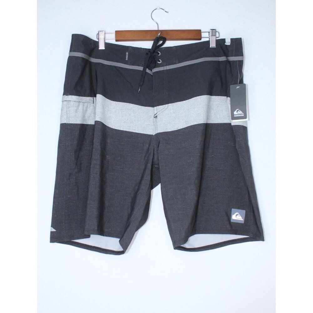 Quick Silver Swim Shorts Men's 40 Gray Black Scotch Guard Pockets Swimwear Beach